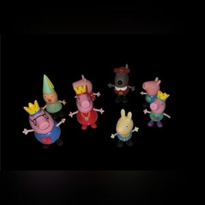 Peppa Pig Royal Family Figurine Set - Multicolor